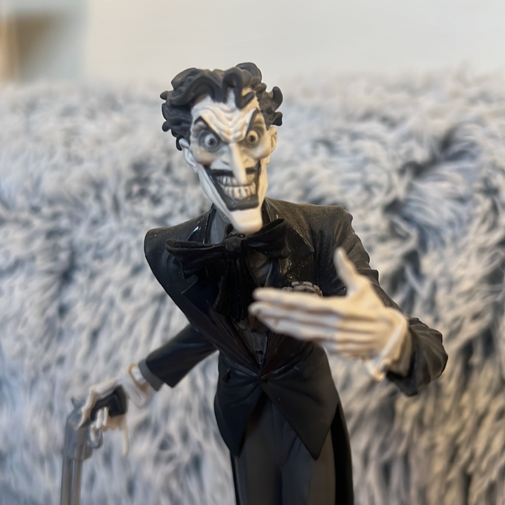 Joker Jim Lee black and white statue - Picture 7 of 8